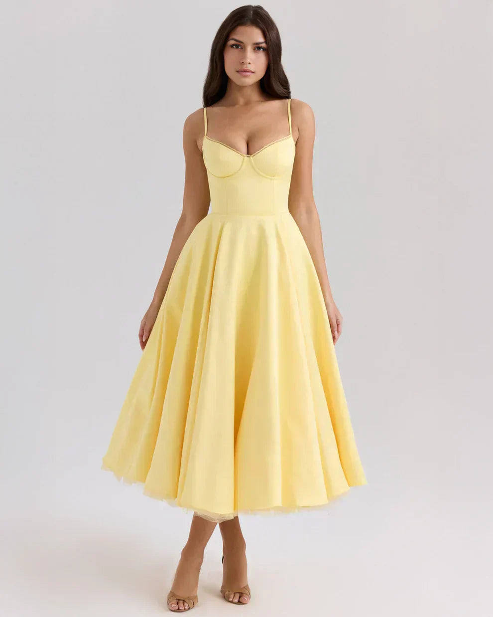 Arela – Ausgestelltes Abendkleid