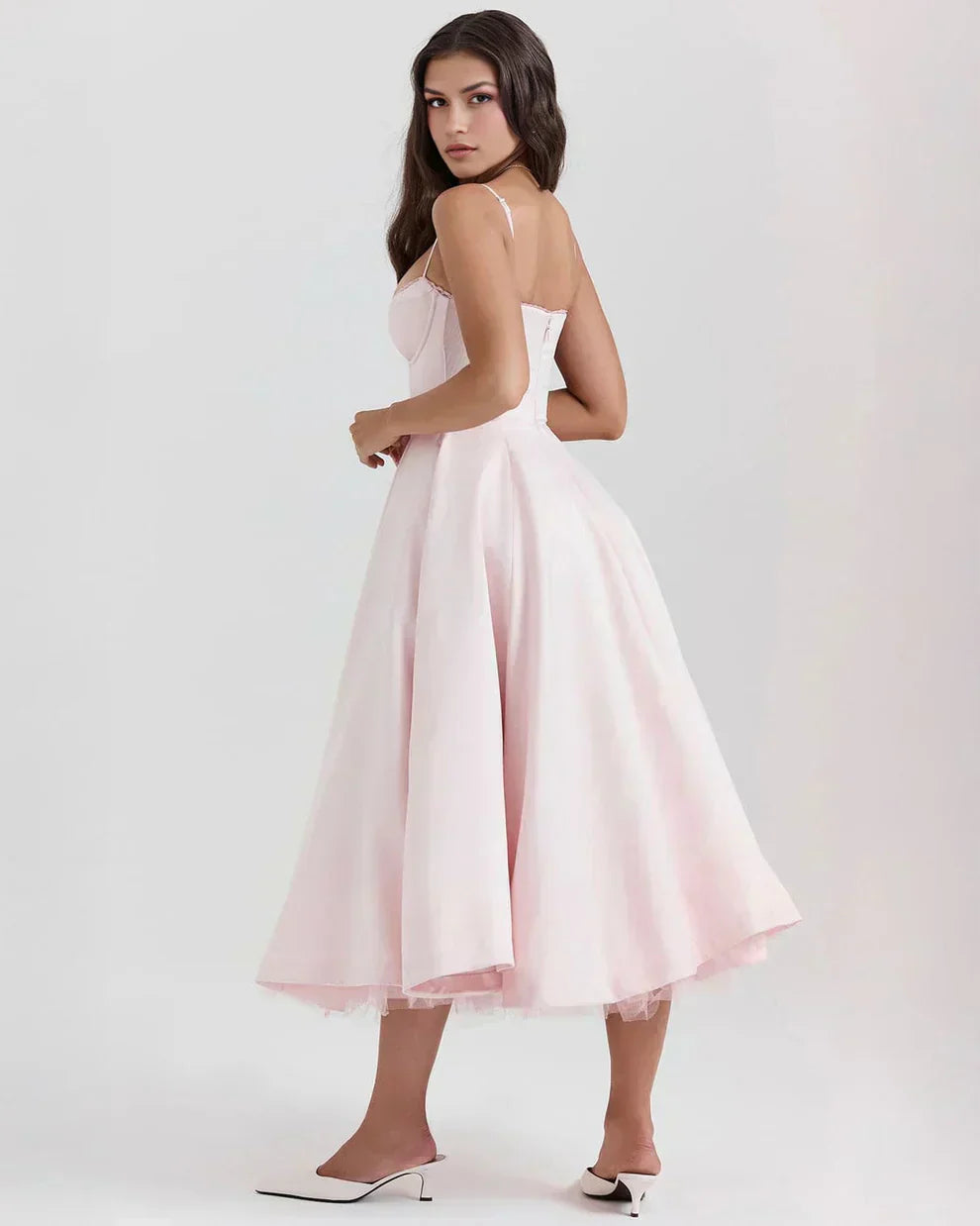 Arela – Ausgestelltes Abendkleid – Bild 30