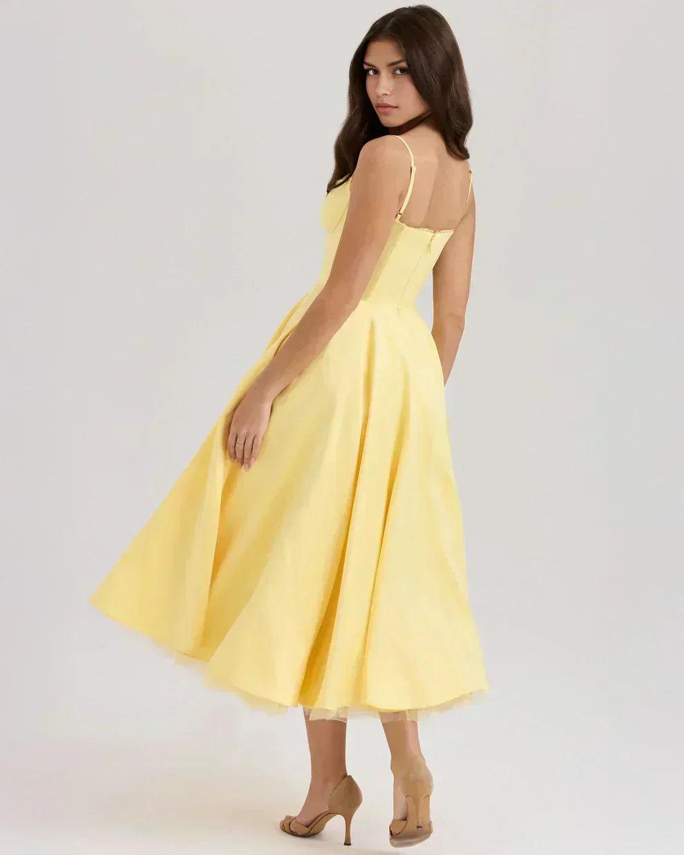 Arela – Ausgestelltes Abendkleid – Bild 12