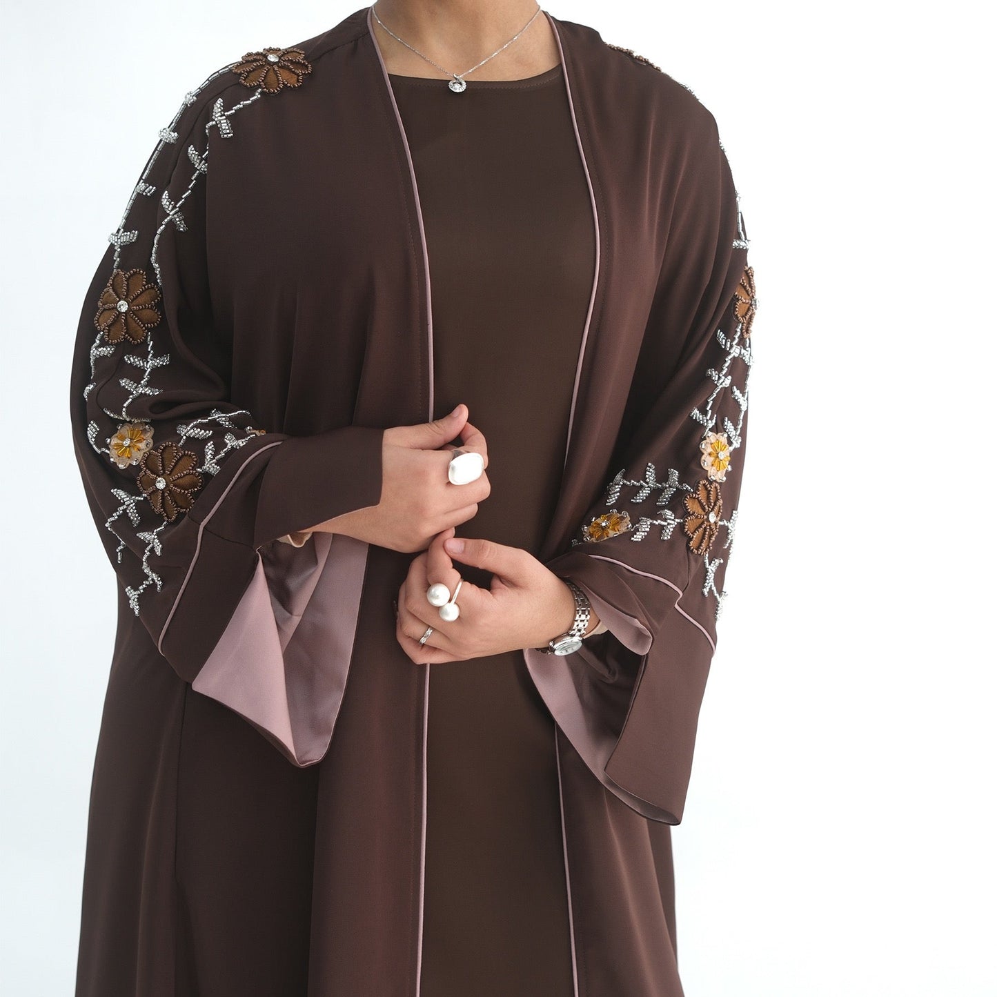 Merve – Bestickter Kimono mit Blumenmuster – Bild 5