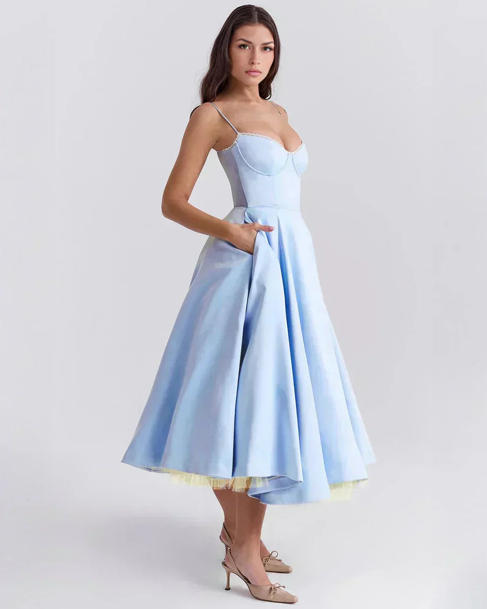 Arela – Ausgestelltes Abendkleid – Bild 40