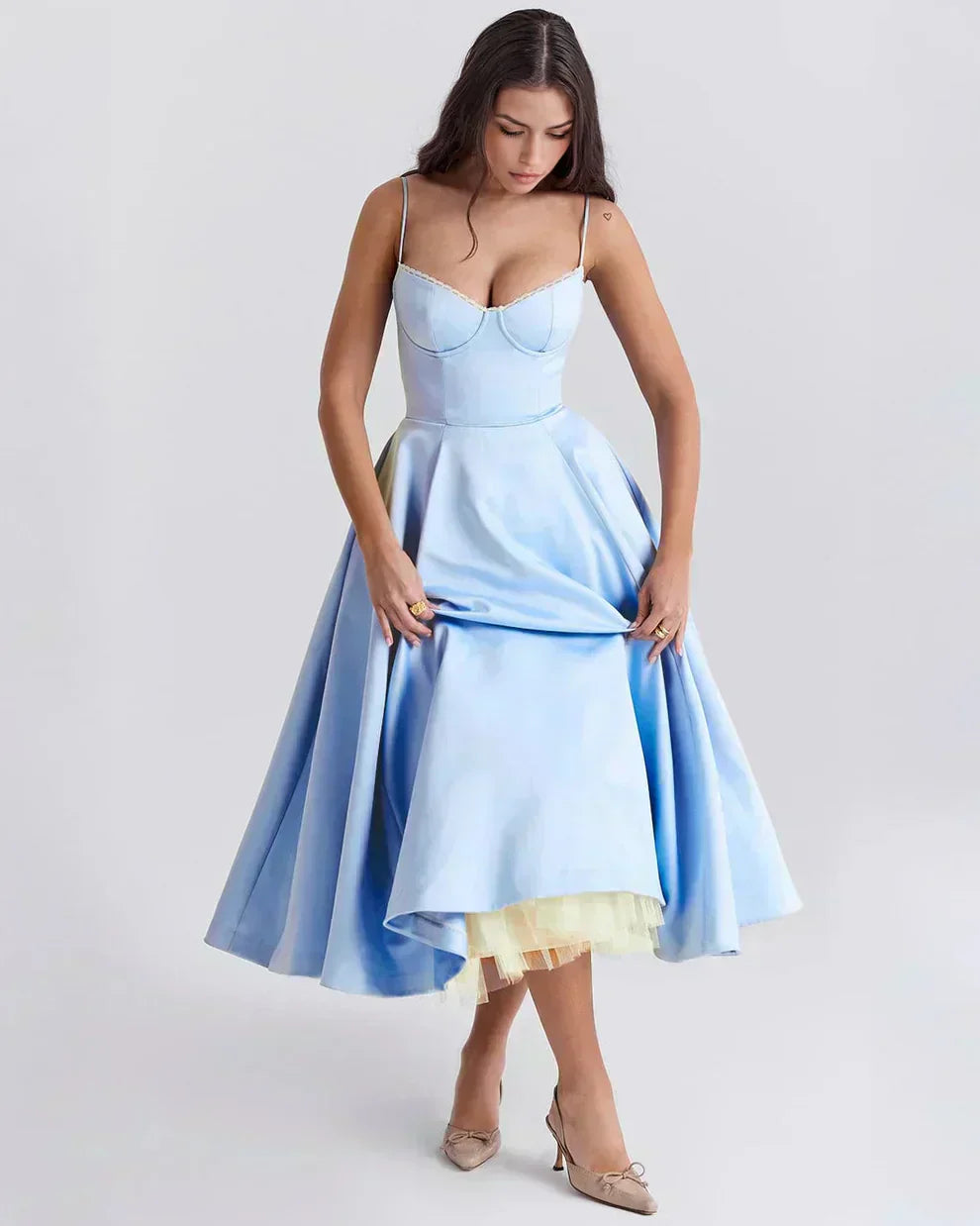 Arela – Ausgestelltes Abendkleid – Bild 41