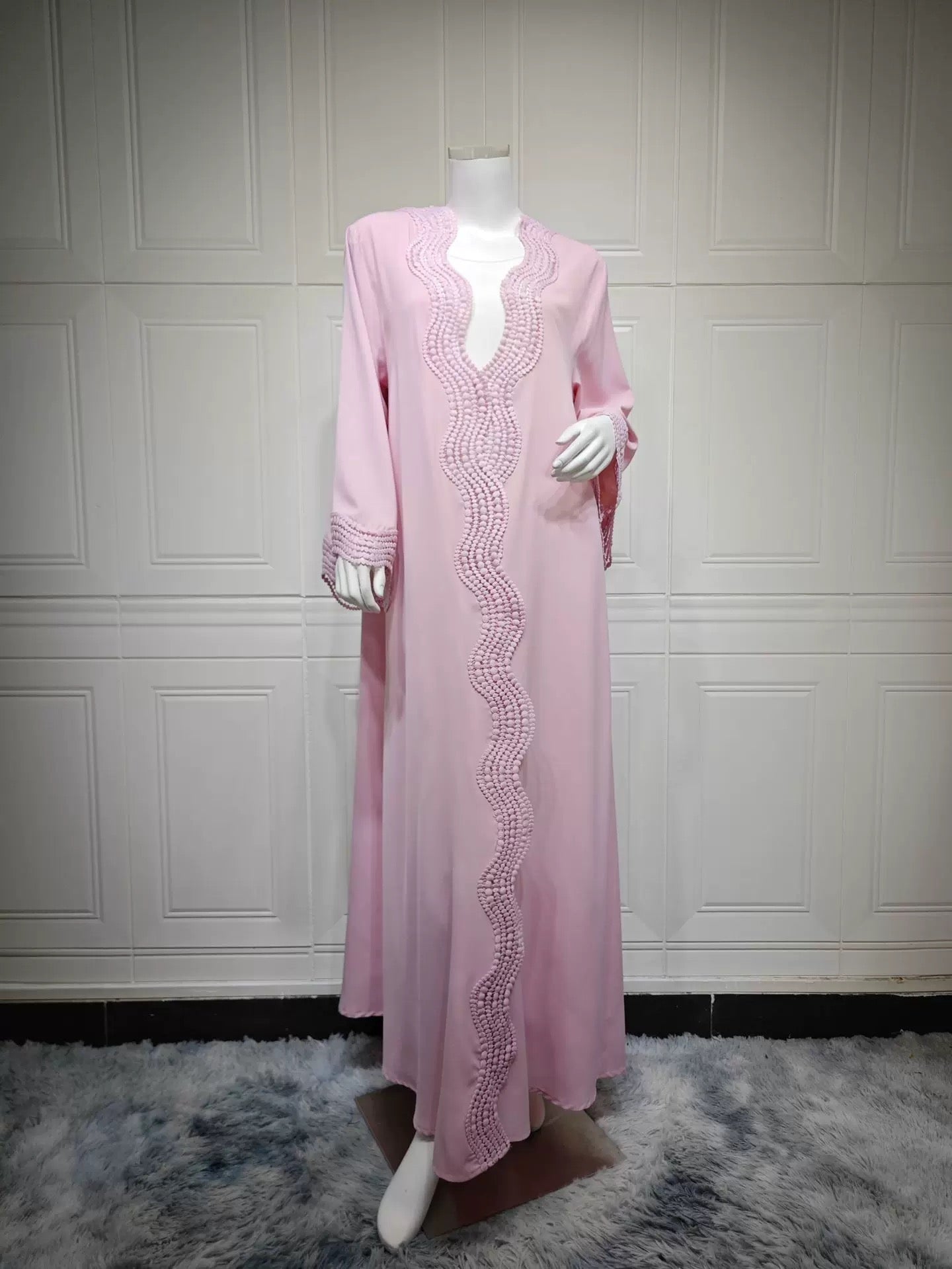 Look: Altrosa Satin – Sahra Abaya + Nehir Kimono – Bild 2