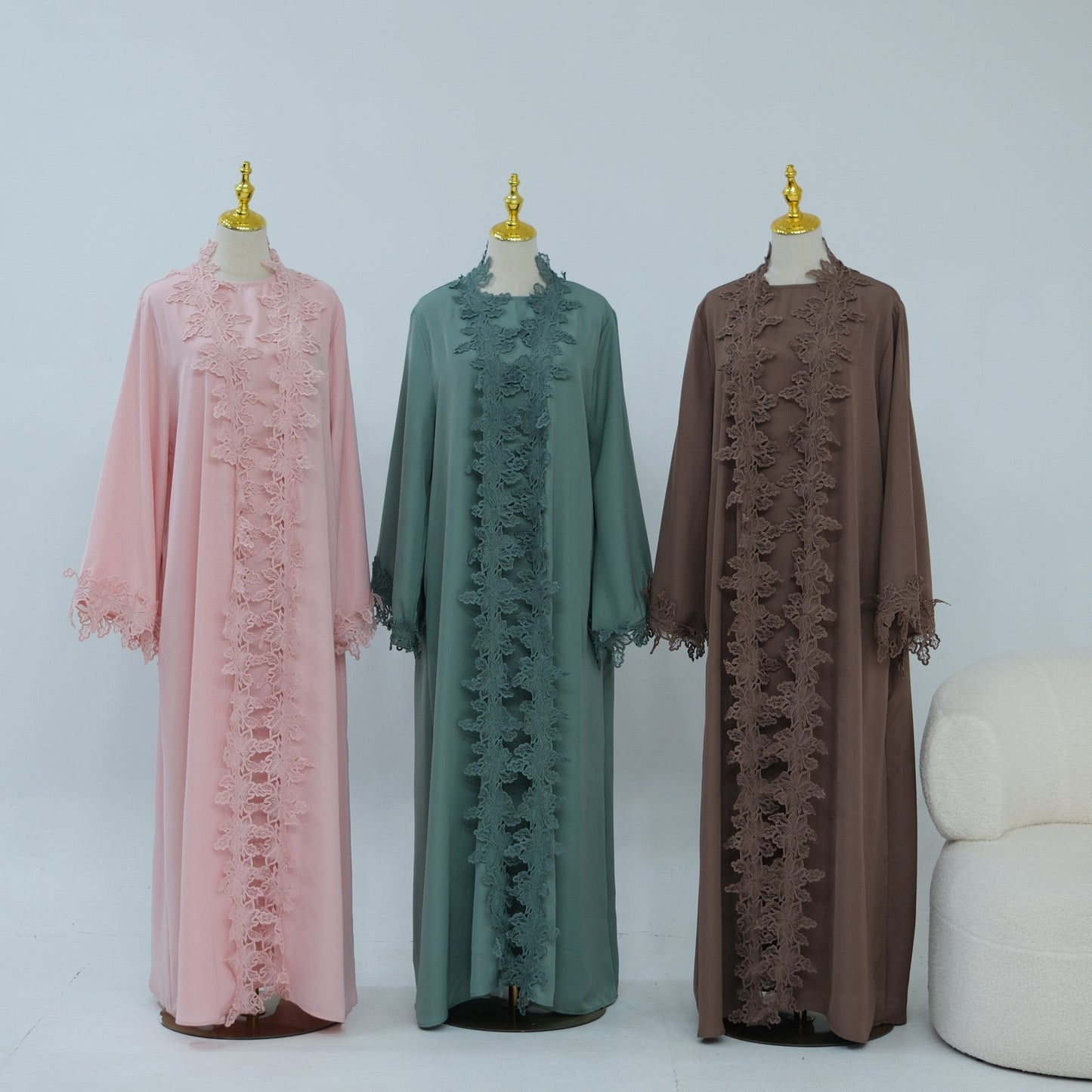 Elanur – Kimono mit Spitzenbesatz – Bild 9