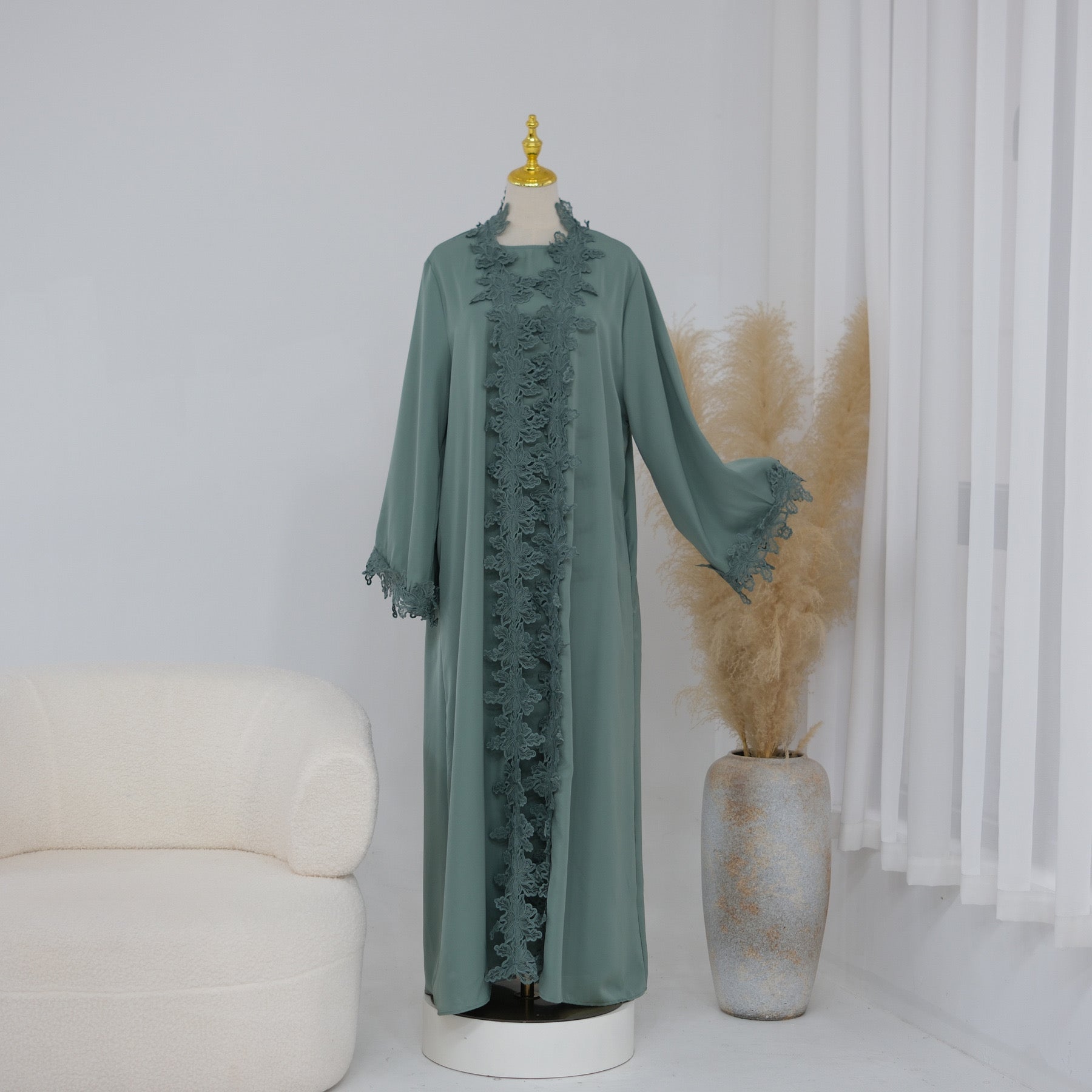 Elanur – Kimono mit Spitzenbesatz – Bild 5