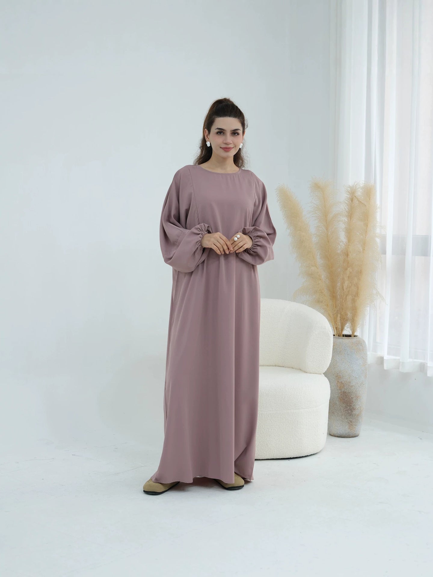 Amina – Still-Abaya mit Zip-Öffnung