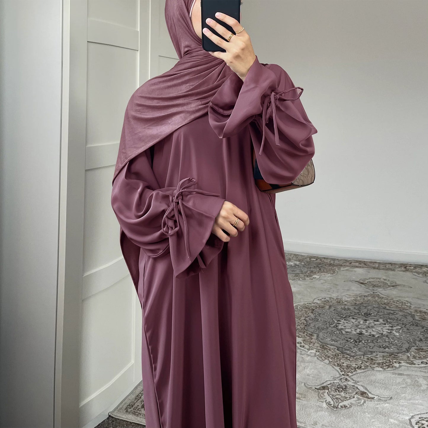 Nuray – Abaya mit Bindeärmeln