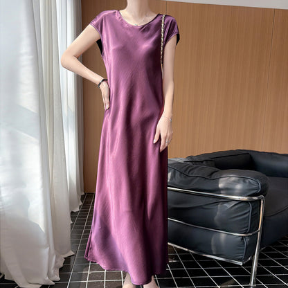 Nura – Plissee-Robe mit Flügelärmeln