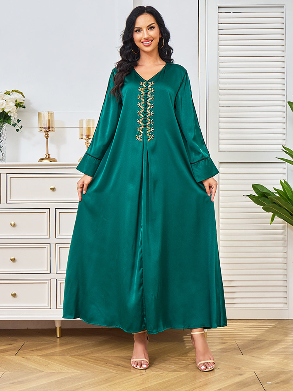 Soraya – Abaya mit Perlenbesatz