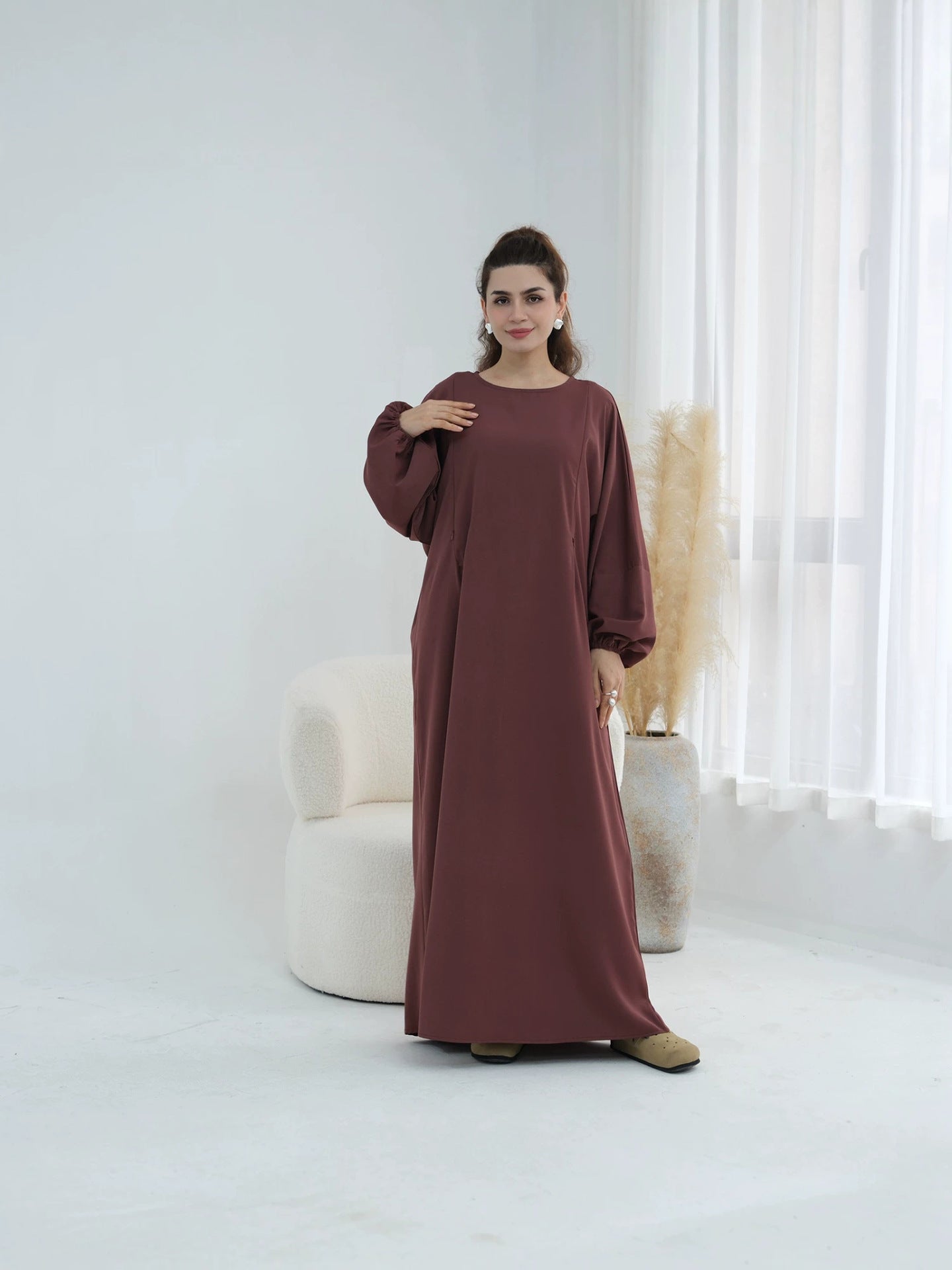 Amina – Still-Abaya mit Zip-Öffnung