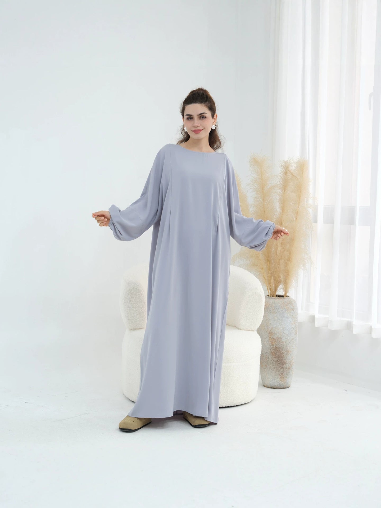 Amina – Still-Abaya mit Zip-Öffnung