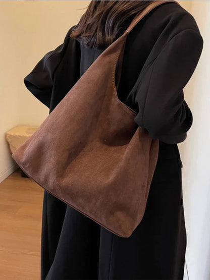 Handtasche in Wildlederoptik – Bild 13