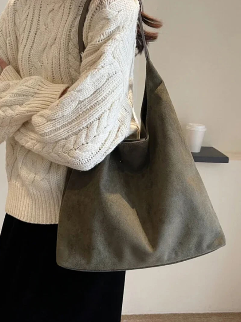 Handtasche in Wildlederoptik – Bild 14