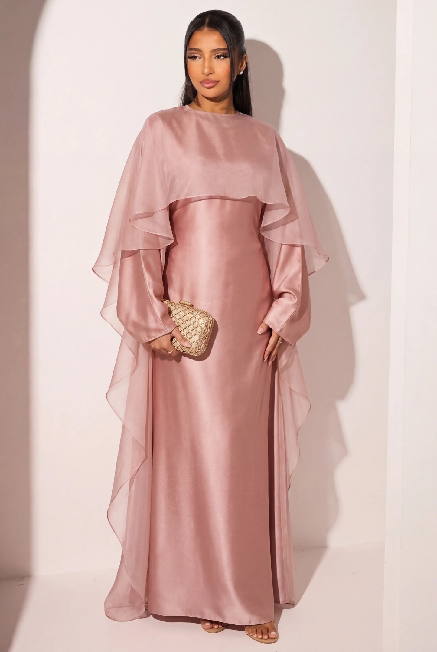 Sahra – Satin-Abaya in Altrosa