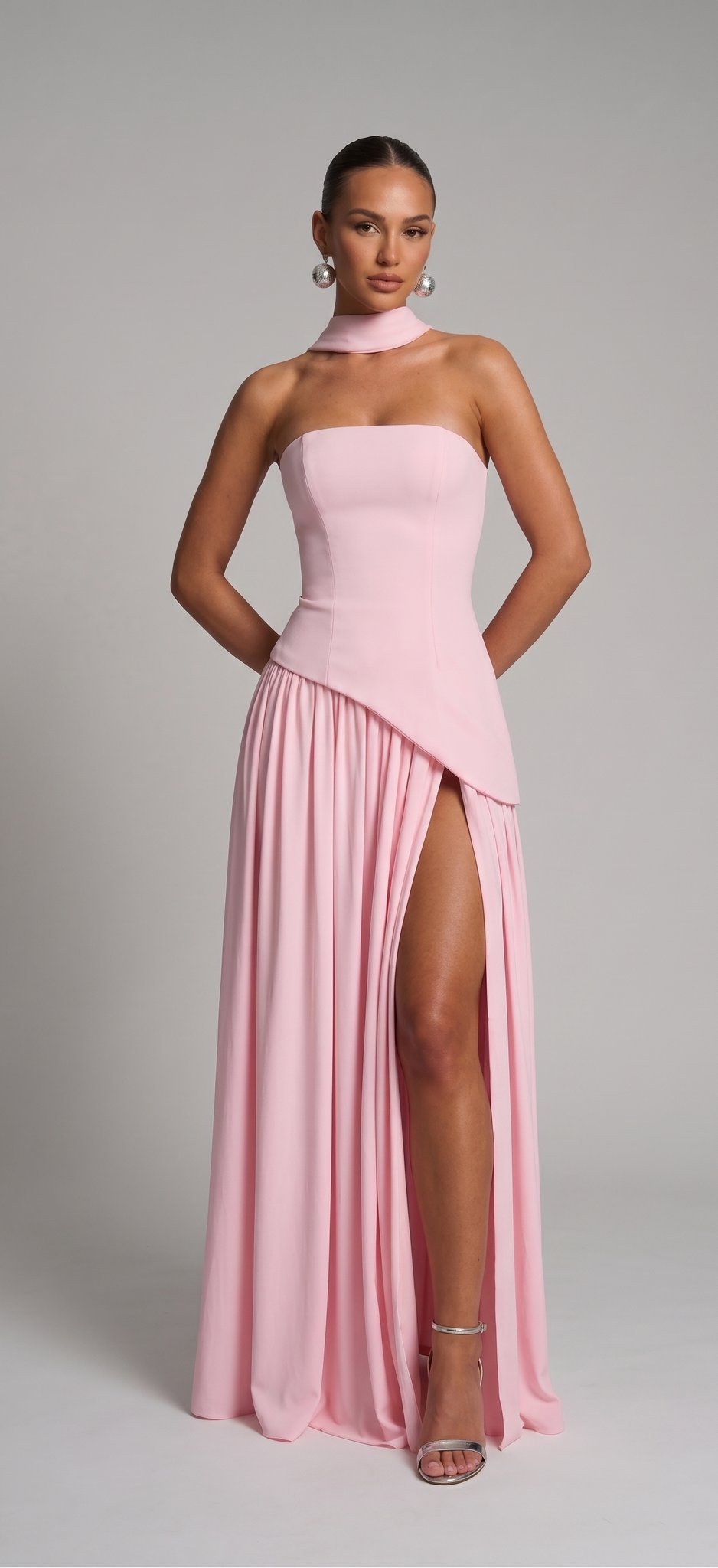Talia – Maxikleid mit Schal
