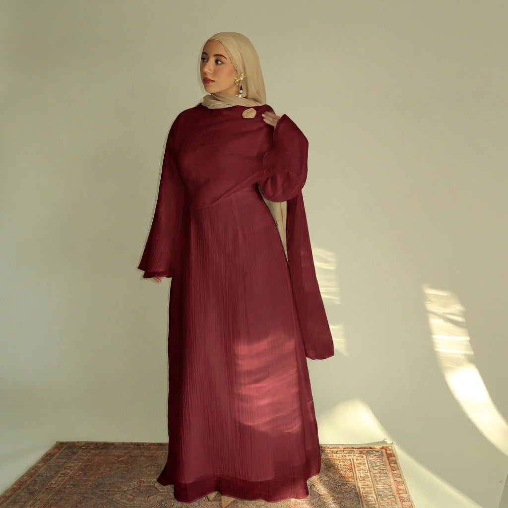 Yasmin – Plissee-Robe mit Rundhals